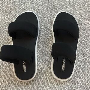 Never worn 32cool sandals